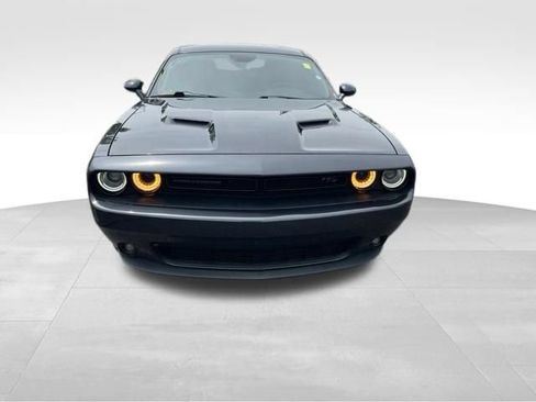 Used 2018 Dodge Challenger R/T w/ Driver Convenience Group RWD image 2