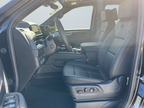 New 2026 Chevrolet Suburban High Country AWD/4WD image 9