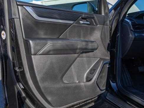 Used 2025 GMC Acadia Elevation image 16