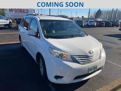 Used 2016 Toyota Sienna LE