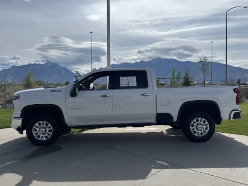 Used 2024 Chevrolet Silverado 3500 LTZ w/ LTZ Convenience Package AWD/4WD image 2