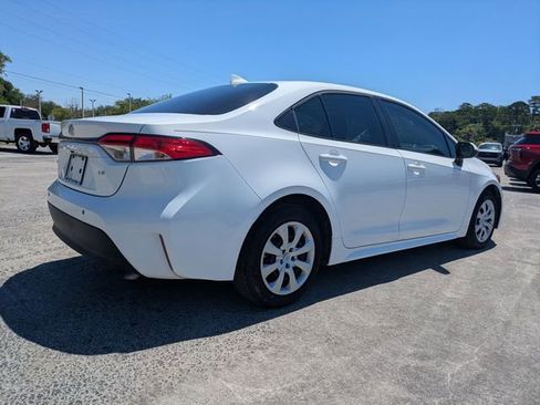 Used 2024 Toyota Corolla LE FWD image 7