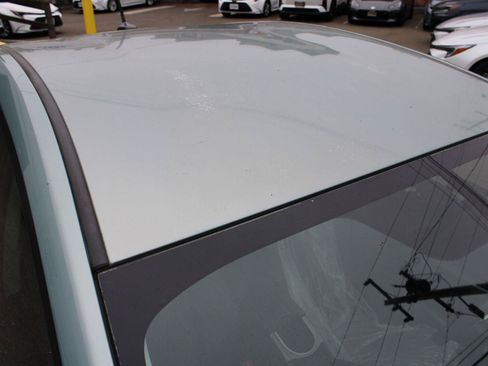 Used 2015 Toyota Prius Prime Advanced FWD image 9
