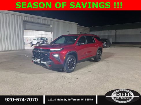 Used 2024 Chevrolet Traverse Z71 w/ Enhanced Driving Package image 3