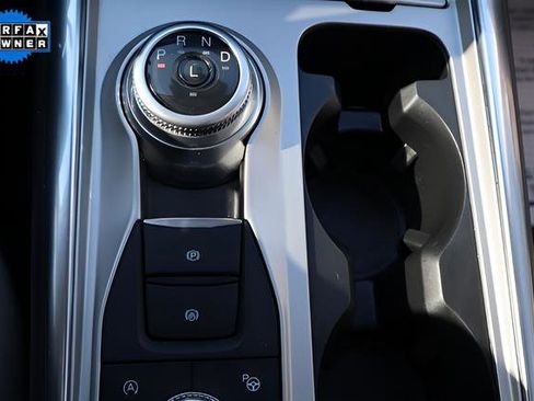 Used 2023 Ford Explorer Platinum w/ Premium Technology Package image 21