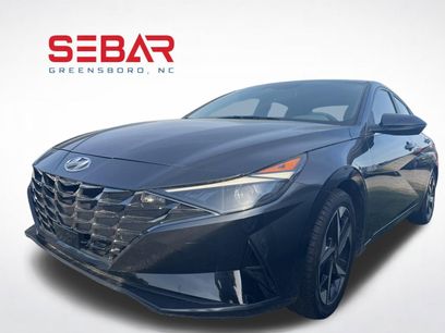 Used 2022 Hyundai Elantra SEL w/ Convenience + Premium Package