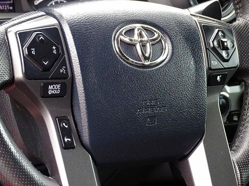 Used 2016 Toyota Tacoma TRD Off-Road w/ Premium & Technology Package AWD/4WD image 23