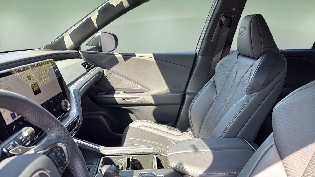 Certified 2026 Lexus TX 500h AWD w/ Technology Package image 14
