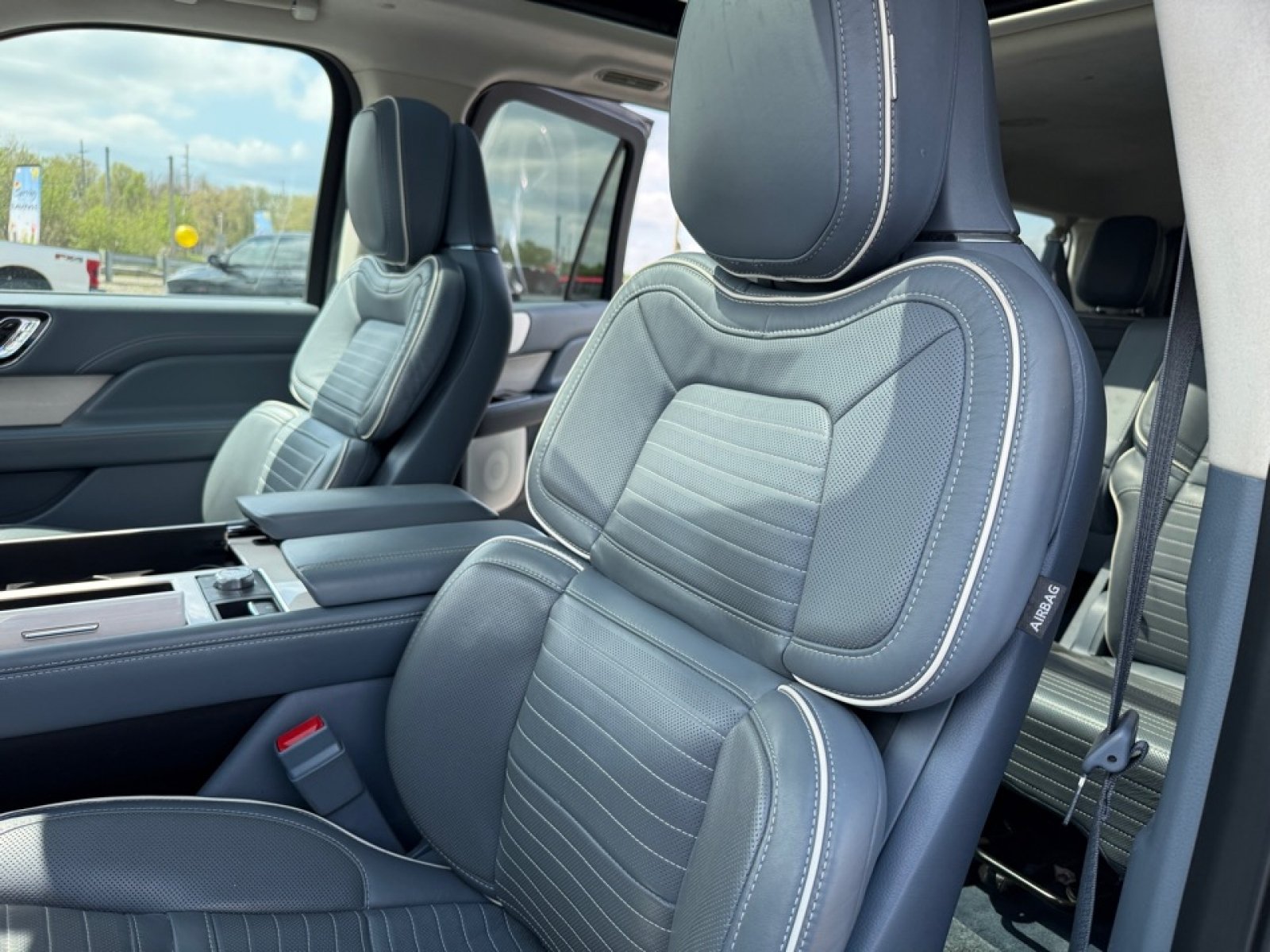 Used 2023 Lincoln Navigator L Black Label AWD/4WD image 31