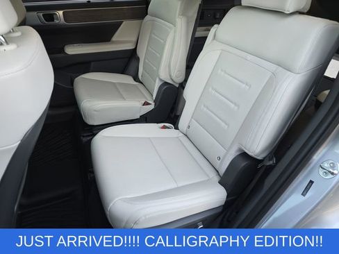 Used 2024 Hyundai Santa Fe Calligraphy AWD/4WD image 16