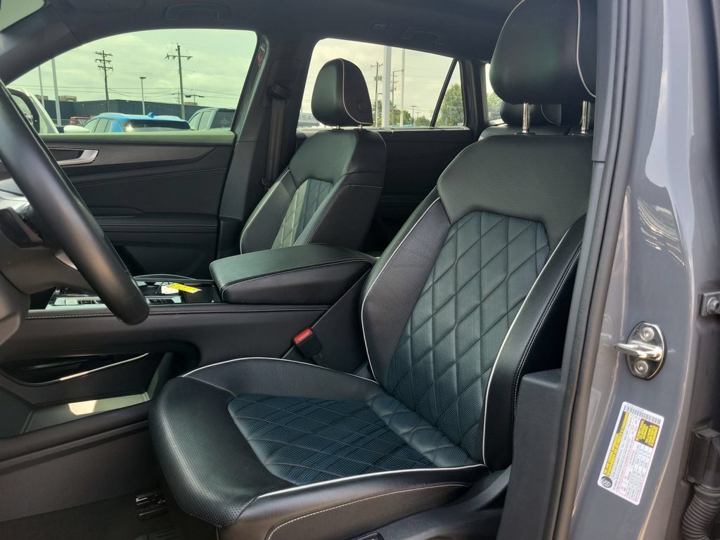 Used 2024 Volkswagen Atlas Cross Sport SEL Premium R-Line AWD/4WD image 16
