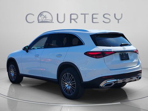 Certified 2026 Mercedes-Benz GLC 300 image 3
