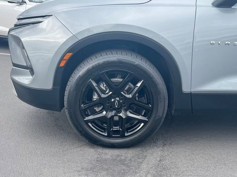 Used 2023 Chevrolet Blazer LT w/ LPO, Black Grille Bar Package image 5