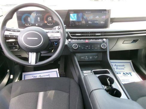 Used 2025 Hyundai Sonata SEL FWD image 11