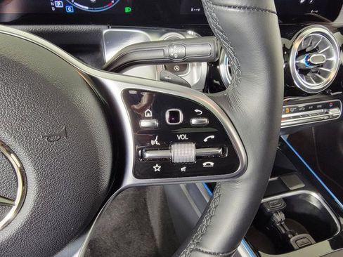 Certified 2022 Mercedes-Benz GLB 250 4MATIC image 26