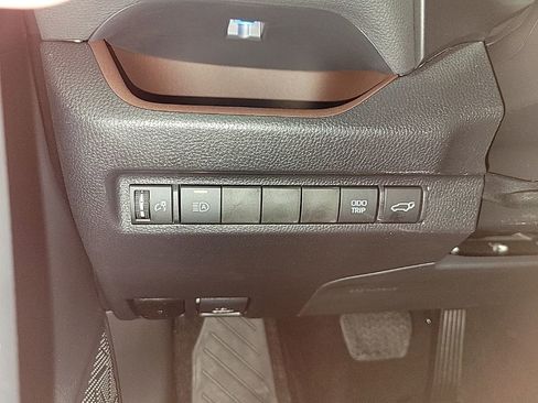 Used 2025 Toyota RAV4 Limited image 31