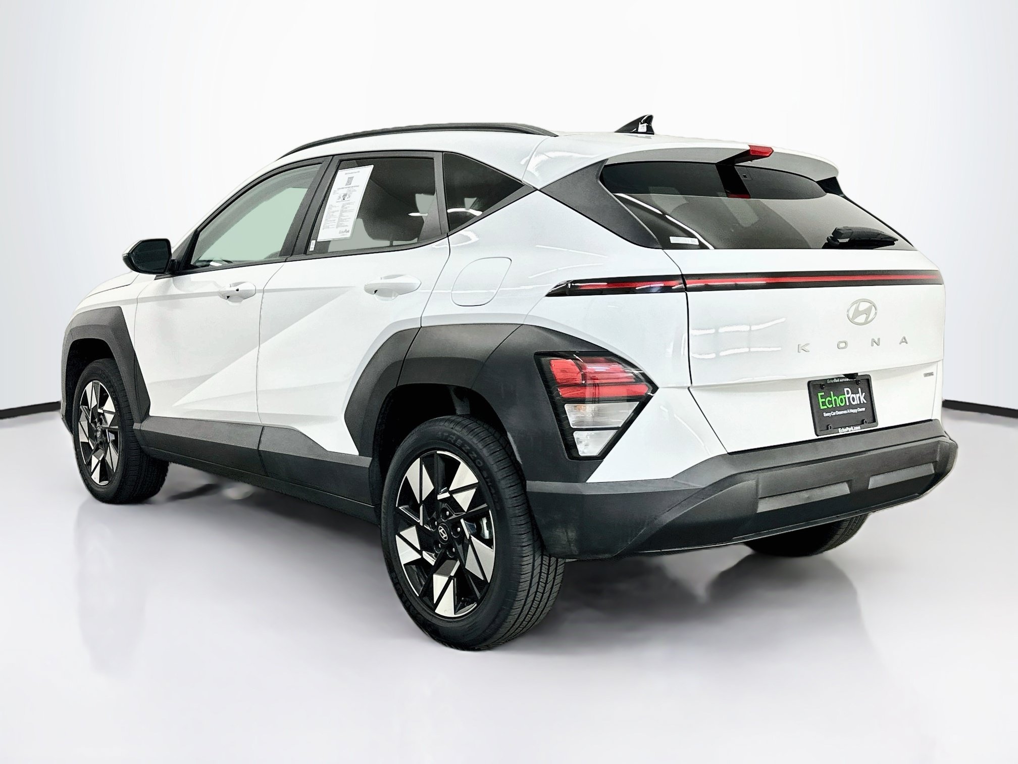 Used 2025 Hyundai Kona SEL AWD/4WD image 5