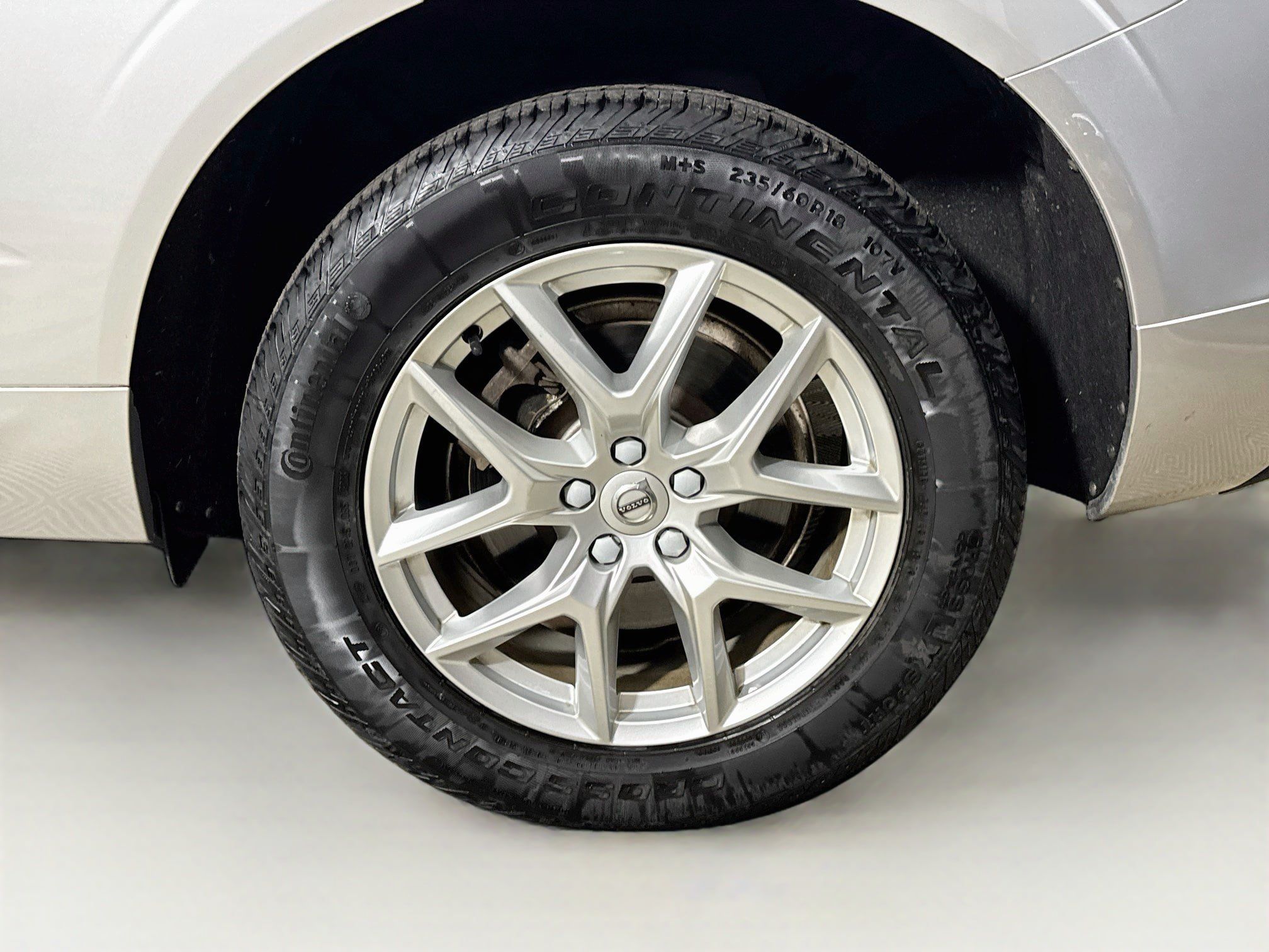 Used 2021 Volvo XC60 T6 Momentum AWD/4WD image 32