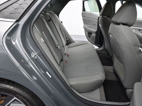 Used 2024 Hyundai Elantra SEL w/ Convenience Package FWD image 32