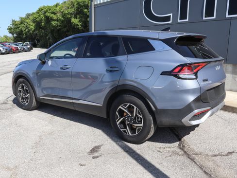 Used 2025 Kia Sportage LX FWD image 6