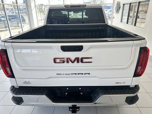 Used 2022 GMC Sierra 1500 SLT w/ SLT Convenience Package image 5