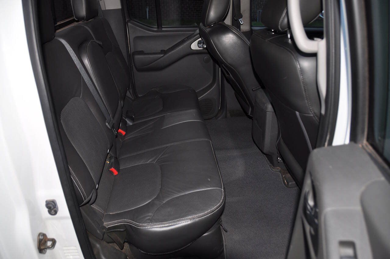 Used 2015 Nissan Frontier PRO-4X w/ Pro-4x Luxury Package AWD/4WD image 31