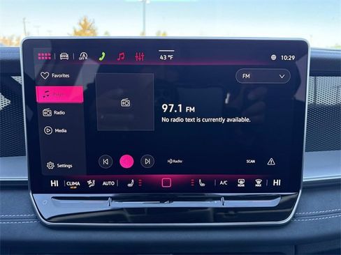 New 2026 Volkswagen Tiguan SE image 18