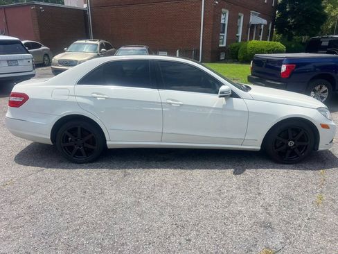 Used 2010 Mercedes-Benz E 350 4MATIC Sedan image 4