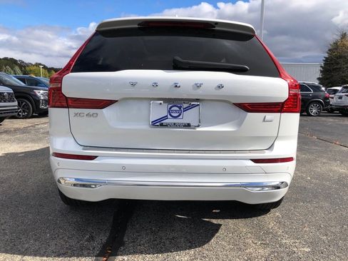 Used 2023 Volvo XC60 T8 Plus image 5