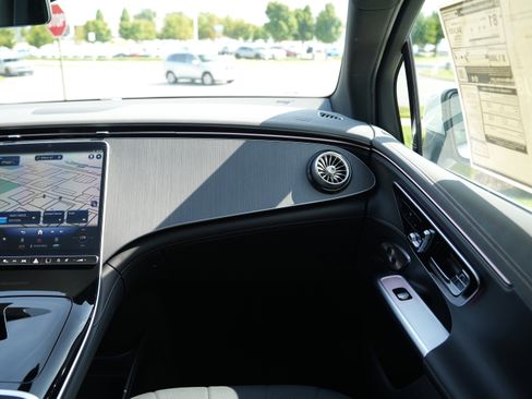 New 2025 Mercedes-Benz EQE 350+ 4MATIC SUV image 24