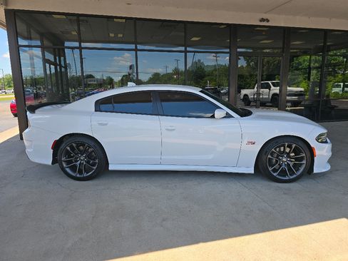 Used 2022 Dodge Charger Scat Pack w/ Driver Convenience Group RWD image 7