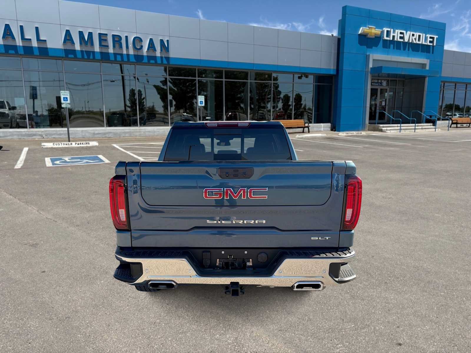 Used 2024 GMC Sierra 1500 SLT AWD/4WD image 7