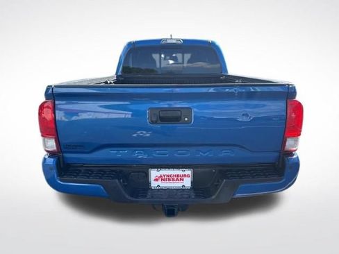 Used 2017 Toyota Tacoma TRD Off-Road w/ Premium & Technology Package AWD/4WD image 6
