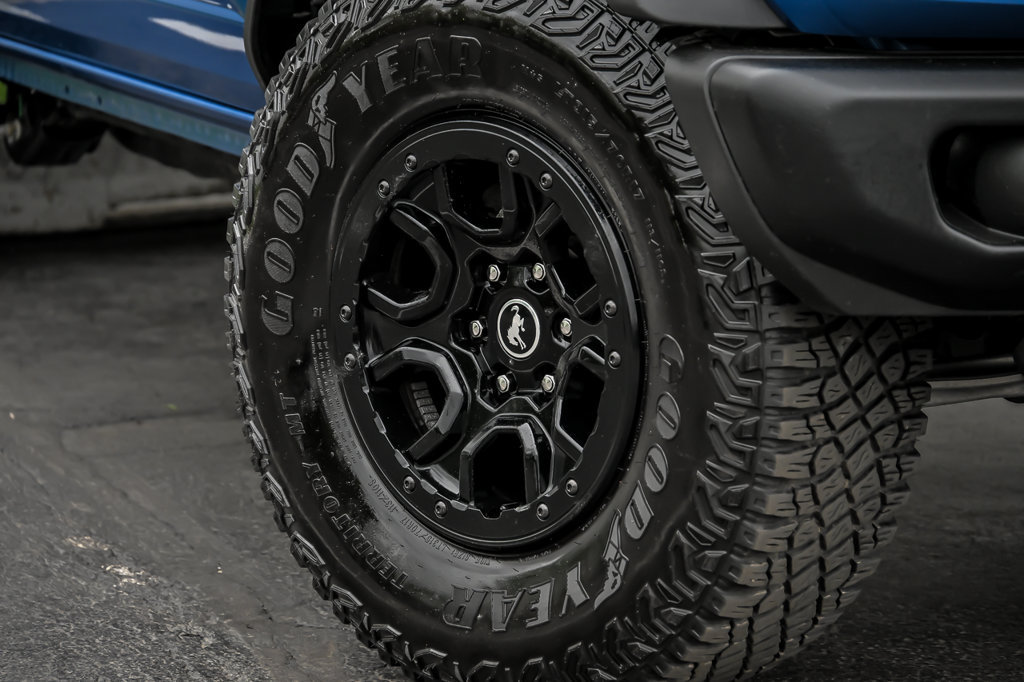 Certified 2023 Ford Bronco Wildtrak AWD/4WD image 3