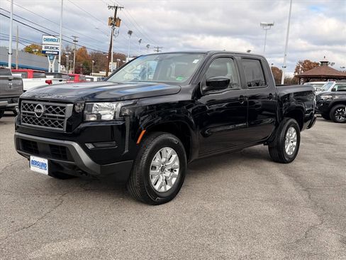 Used 2023 Nissan Frontier SV image 8