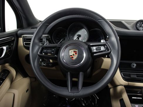 Certified 2025 Porsche Macan S image 12