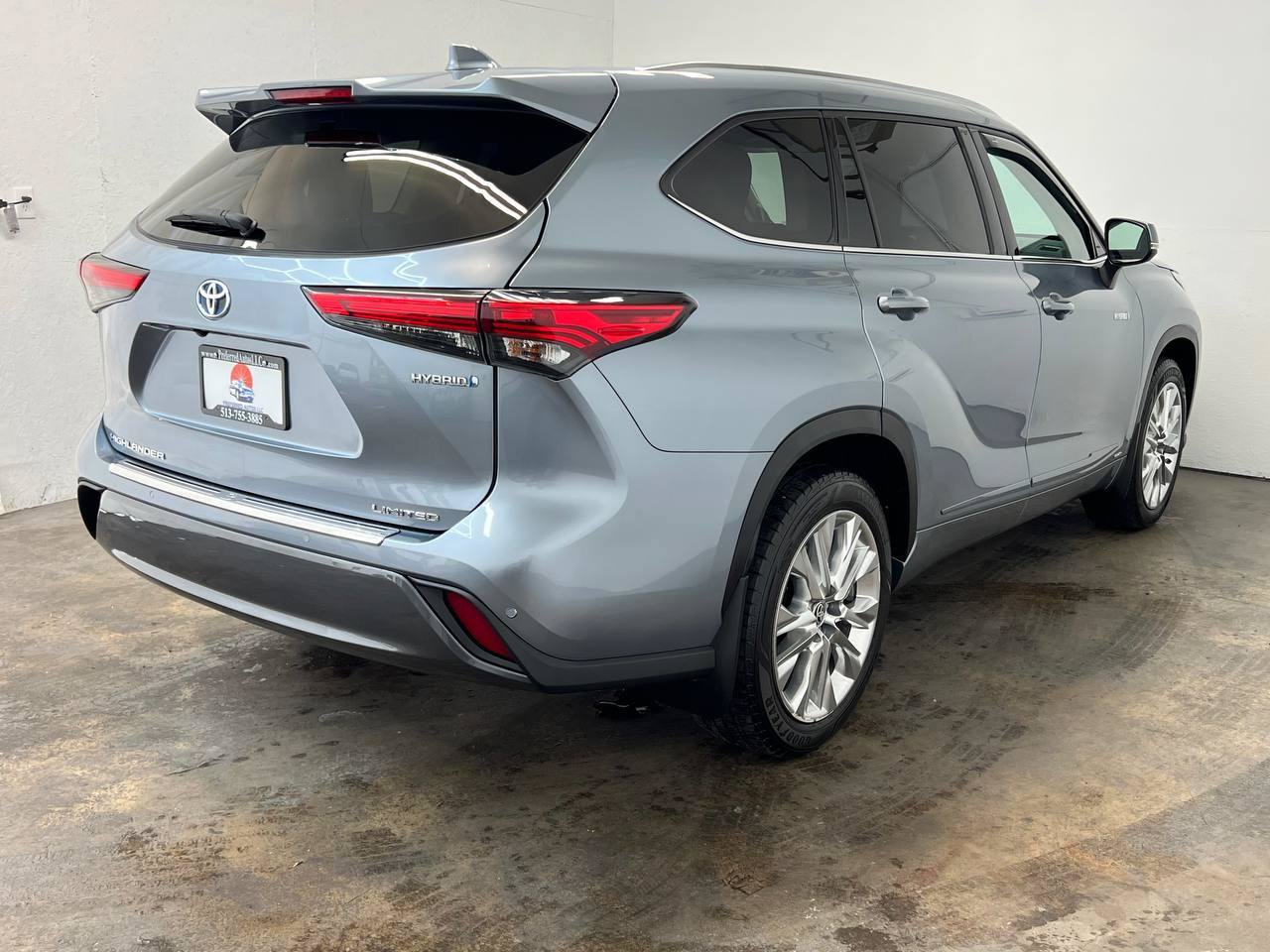 Used 2021 Toyota Highlander Limited AWD/4WD image 4