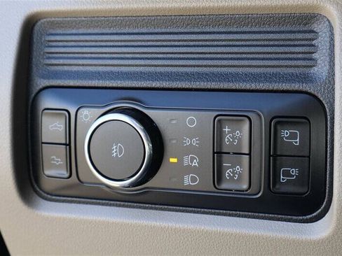 Used 2025 Ford F350 Platinum w/ Platinum Plus Package AWD/4WD image 22