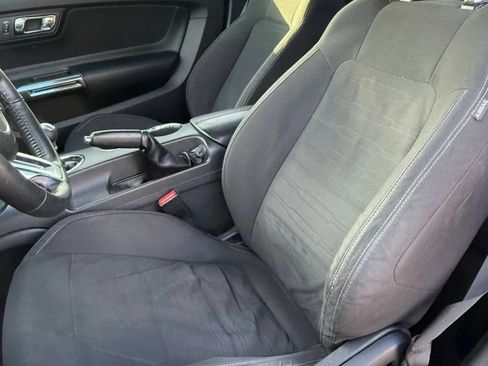 Used 2017 Ford Mustang GT RWD image 10