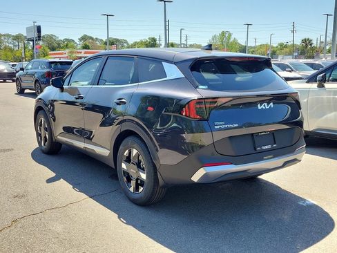 New 2026 Kia Sportage LX FWD image 4