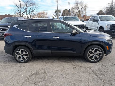 Used 2021 Kia Seltos SX image 2