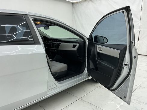 Used 2016 Toyota Corolla FWD image 17
