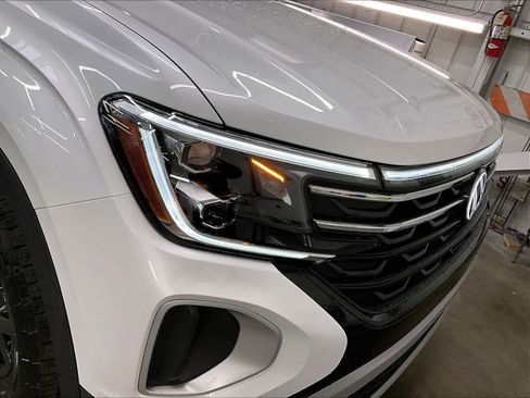 New 2026 Volkswagen Atlas Peak Edition image 33