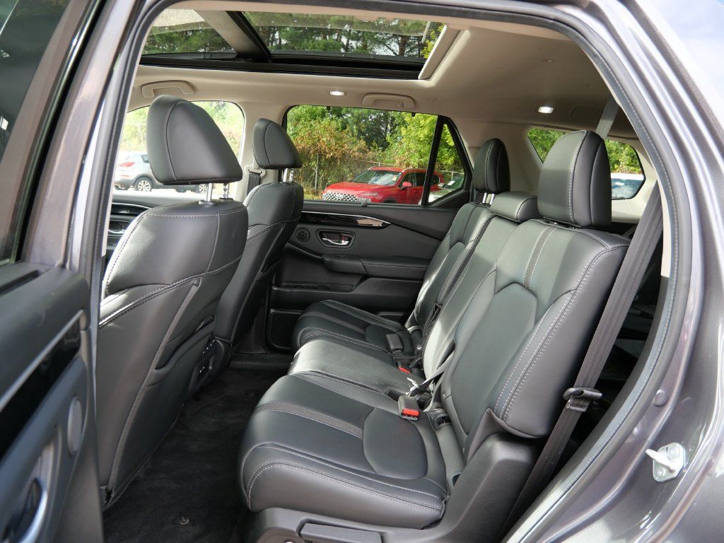 Used 2024 Honda Pilot Touring image 20