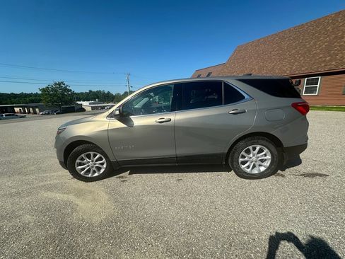 Used 2019 Chevrolet Equinox LT AWD/4WD image 2