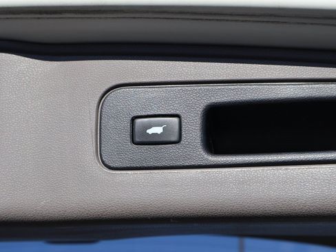 Used 2016 Honda Odyssey Touring Elite image 18