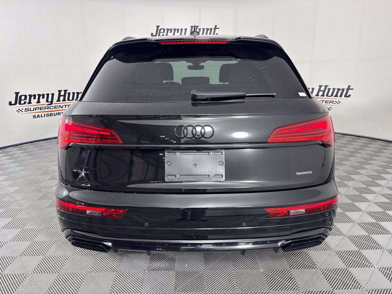 Used 2024 Audi Q5 2.0T Prestige w/ Prestige Package AWD/4WD image 8