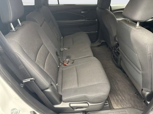 Used 2021 Honda Passport Sport image 17