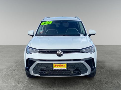 Used 2025 Volkswagen Taos SE image 8