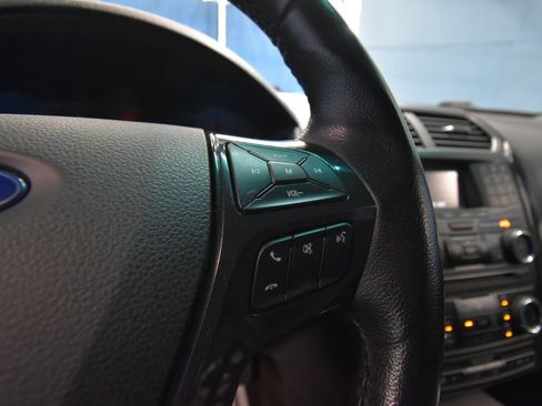 Used 2017 Ford Explorer XLT AWD/4WD image 13